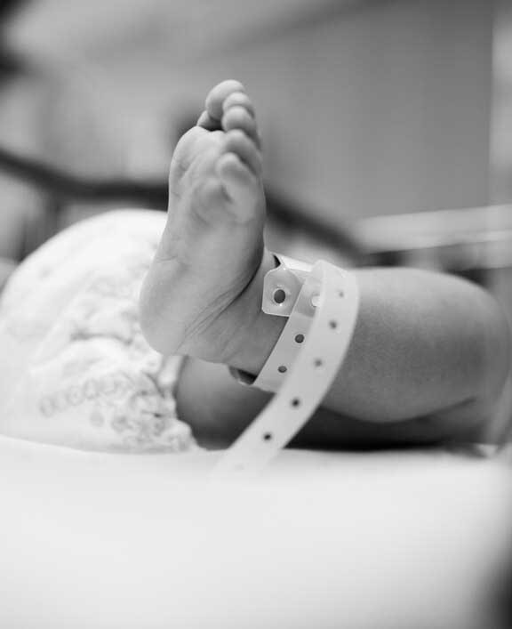 Bebês prematuros: a fragilidade e a força dos pequenos guerreiros